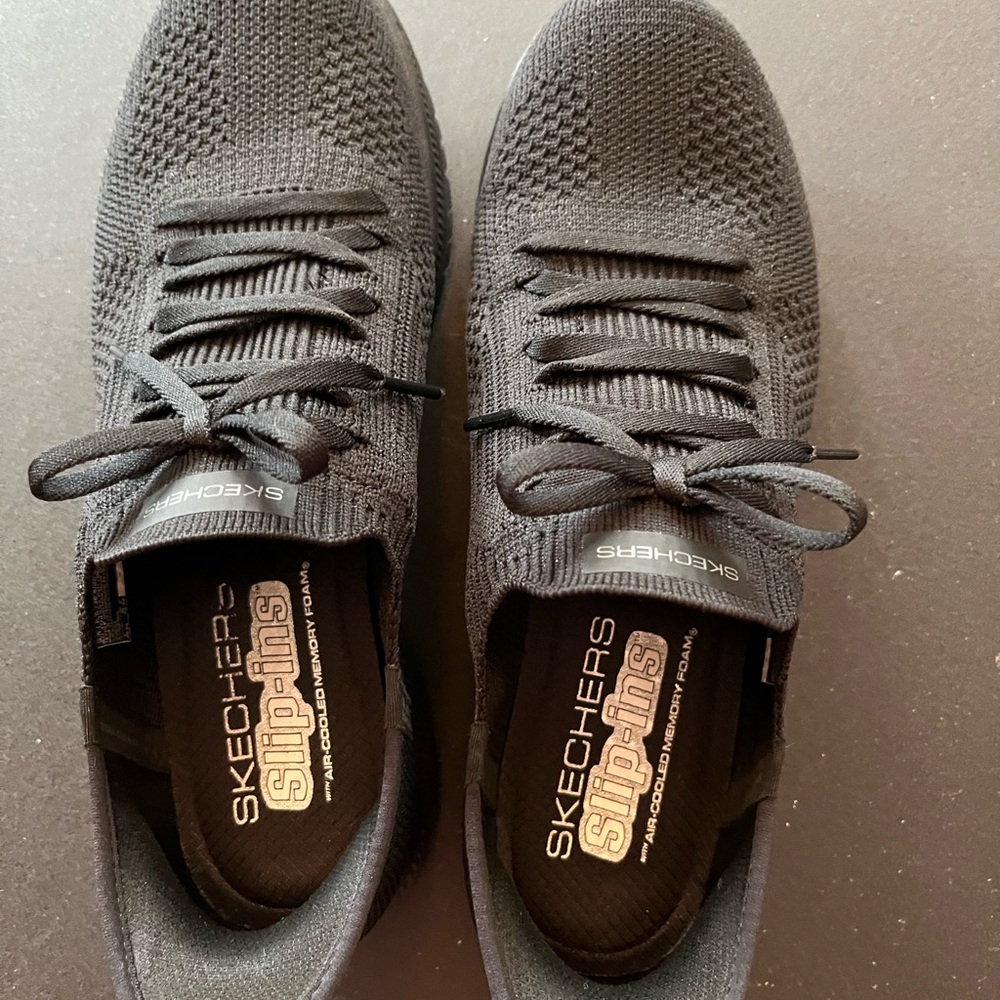 Skechers Women’s Black Slip-ins Sneakers 9.5